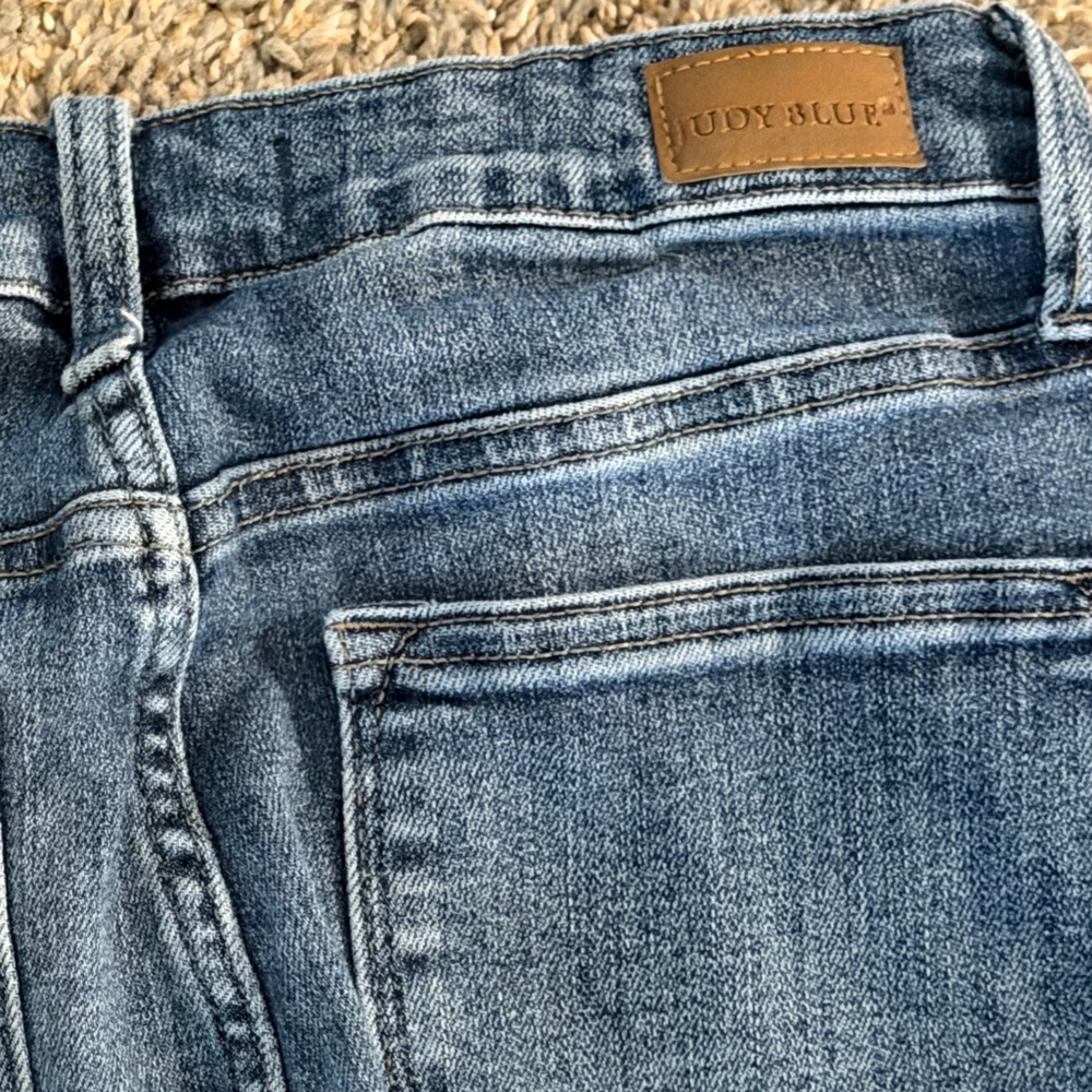 Judy Blue high rise w tummy control side slit boot cut jeans